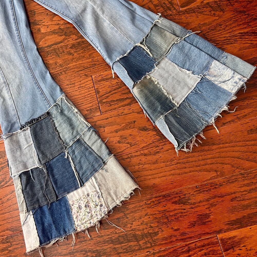 UO Vintage Patchwork Extreme Flare Y2K Jeans Light Blue Size 29 - Picture 3 of 14